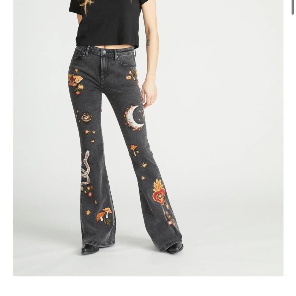 Farrah Flare Hallucination – Driftwood Jeans